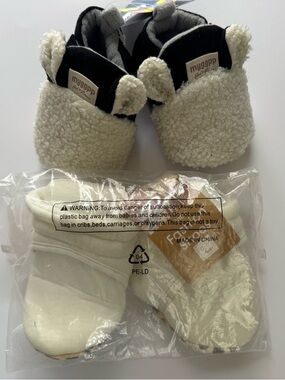 0-6months (size 1) Baby Booties Neutrals